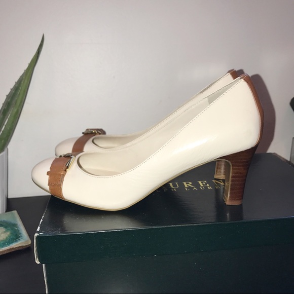 COPY - RALPH LAUREN HEELS - Picture 2 of 3